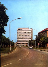 Baross utca a KNER irodaépülettel